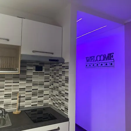 Feel - Vivid 아파트