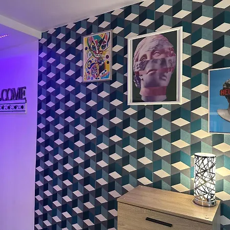 Feel - Vivid بيرغامو